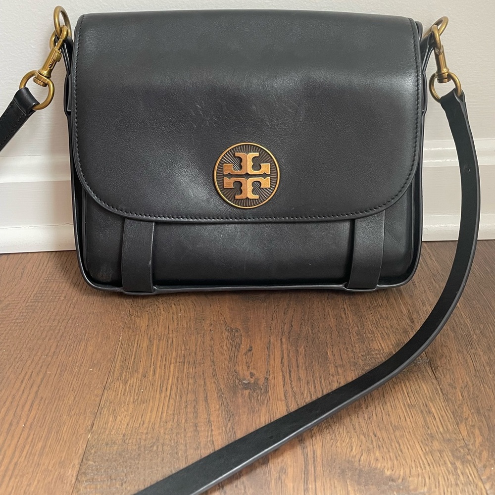 Tory Burch Black leather bag with gold hardware
